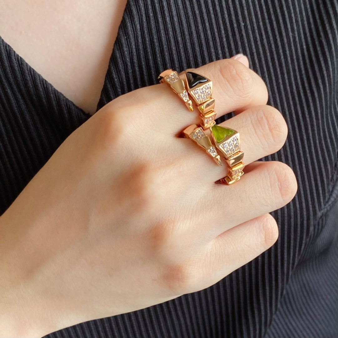 BVLGARI SERPENTI RING GOLD DIAMOND ONYX