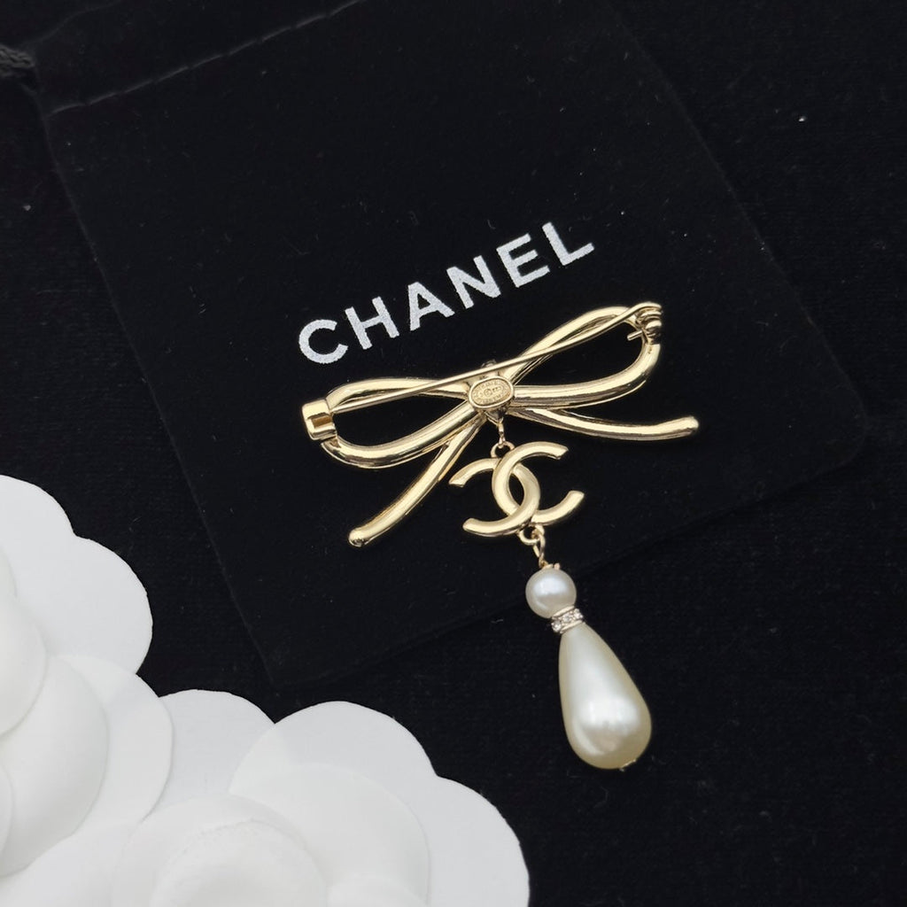 Chanel Brooch Pink Gold 173221