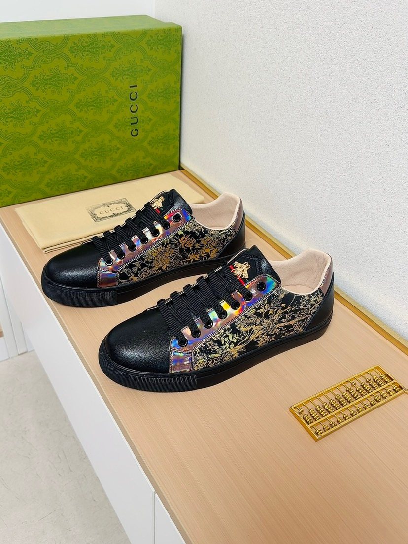 Gucci Black Gold-Pattern Low-Top Sneakers — front