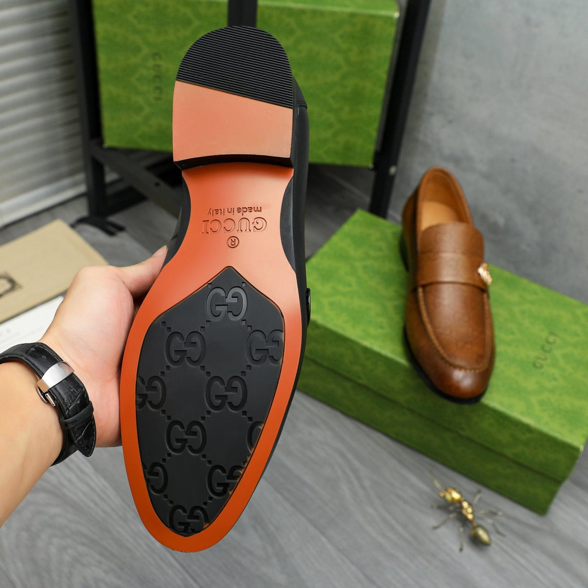 Gucci Brown Textured Loafers — detail