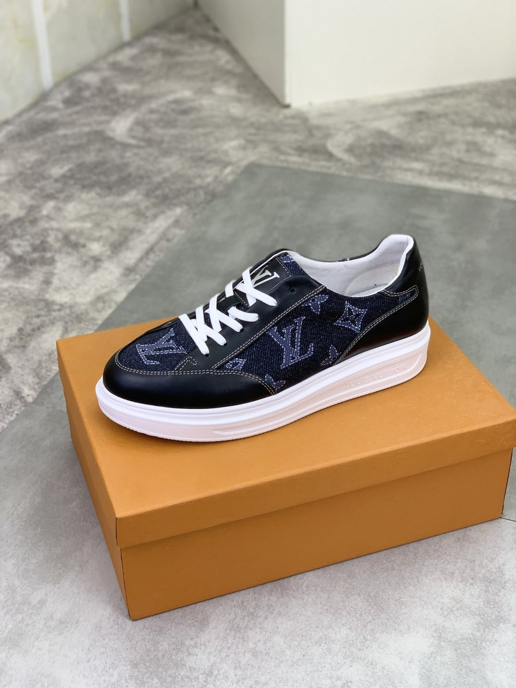 Louis Vuitton Patterned Low-Top Sneakers — side