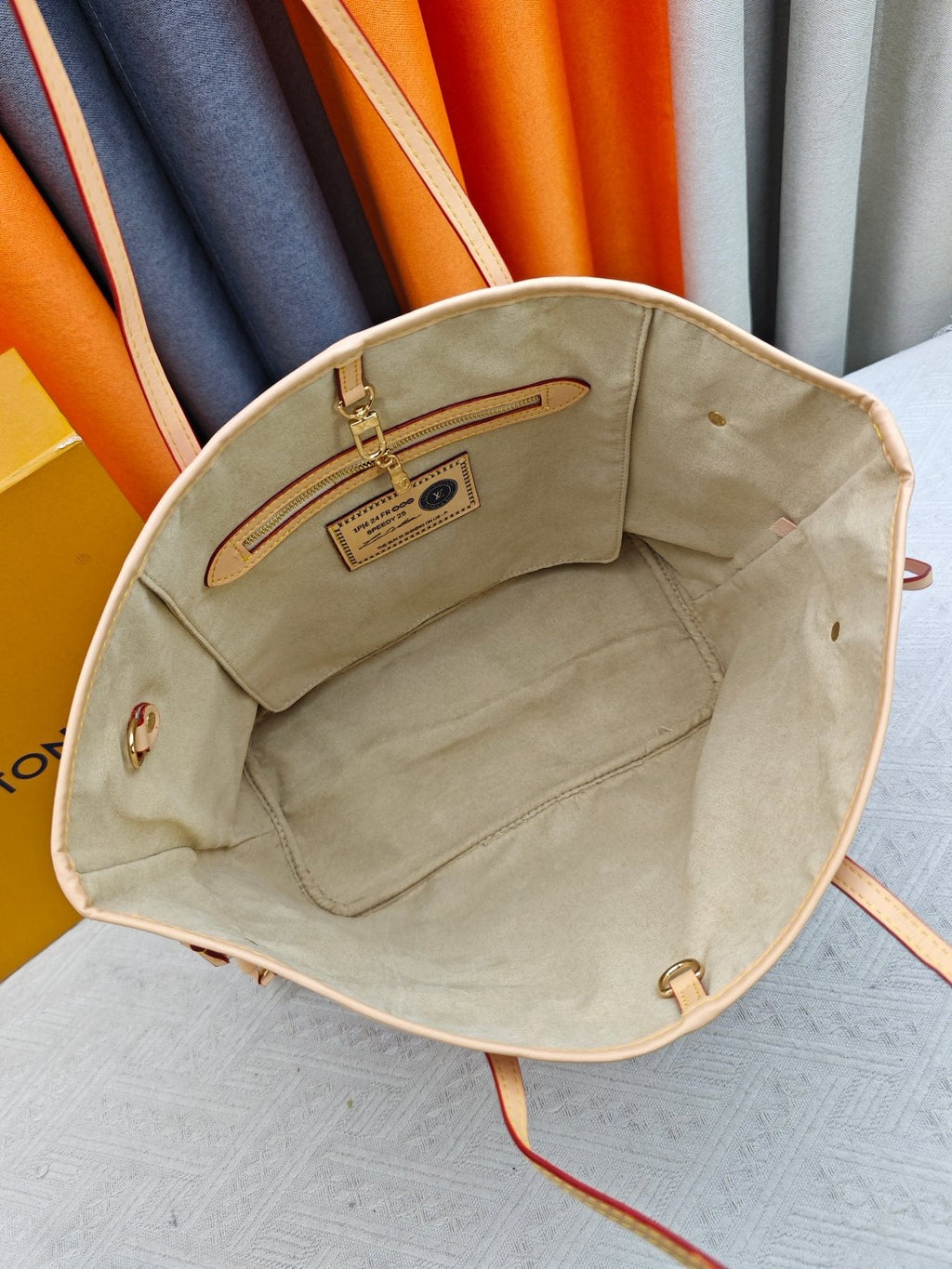 Louis Vuitton Neverfull Pink Monogram Tote — detail
