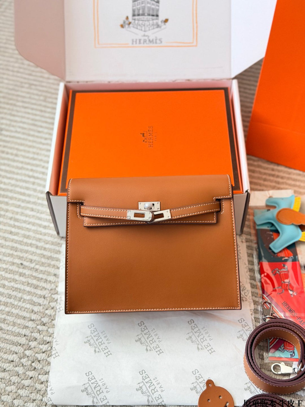 Hermès Kelly Danse Convertible Shoulder Bag — hero