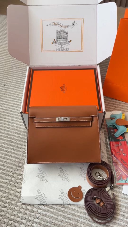 Hermès Kelly Danse Convertible Shoulder Bag — front