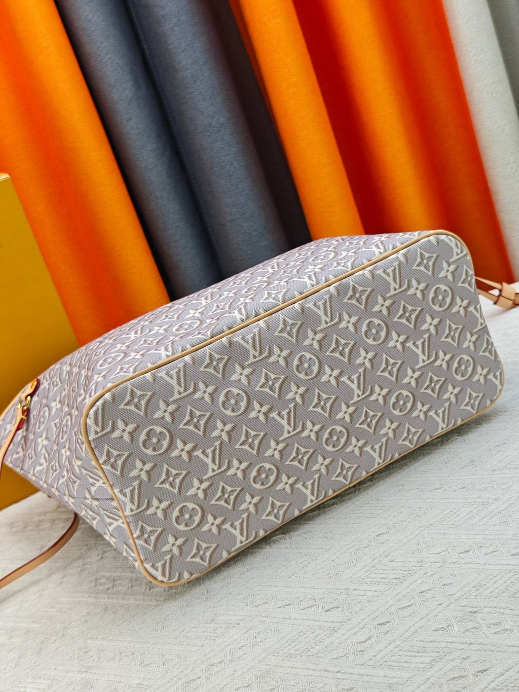 Louis Vuitton Neverfull Monogram Denim Tote — detail