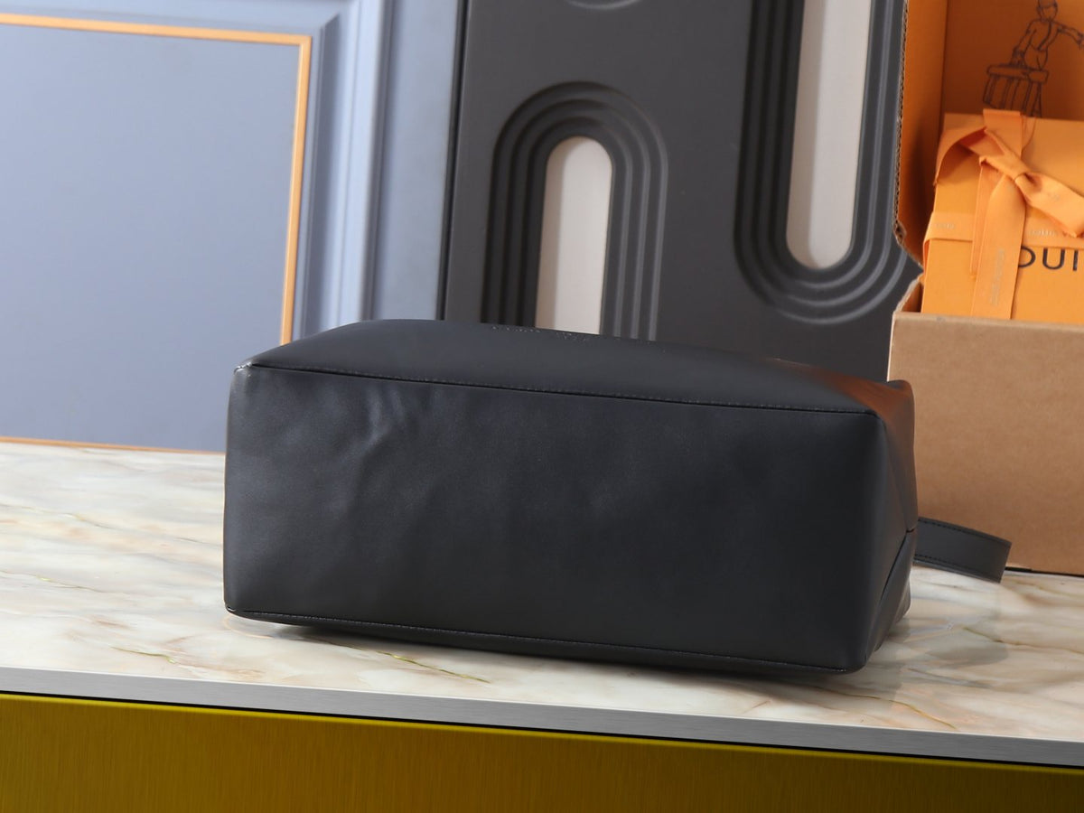 Louis Vuitton Shopper Black Tote Bag — detail
