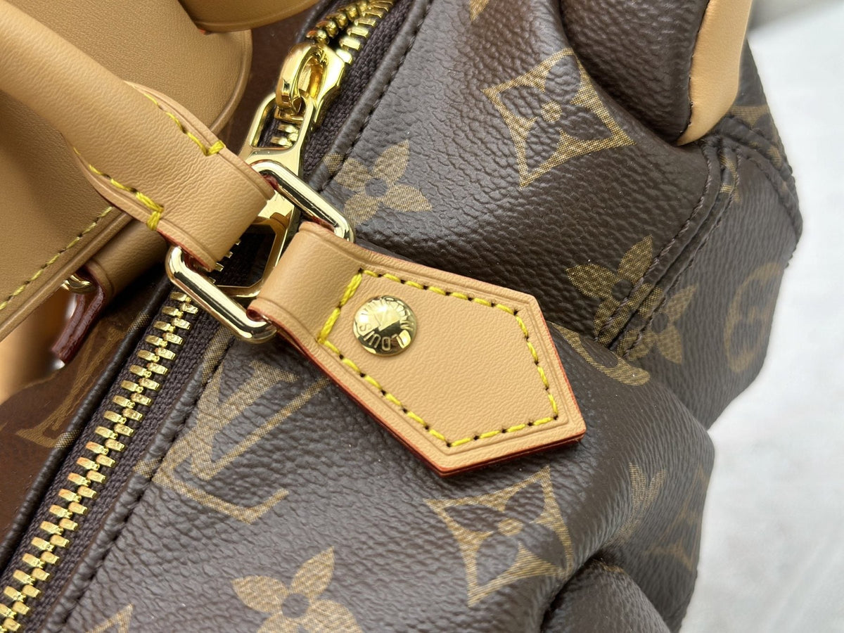 Louis Vuitton Pooch Bag Monogram Dog-Shaped Handbag — detail