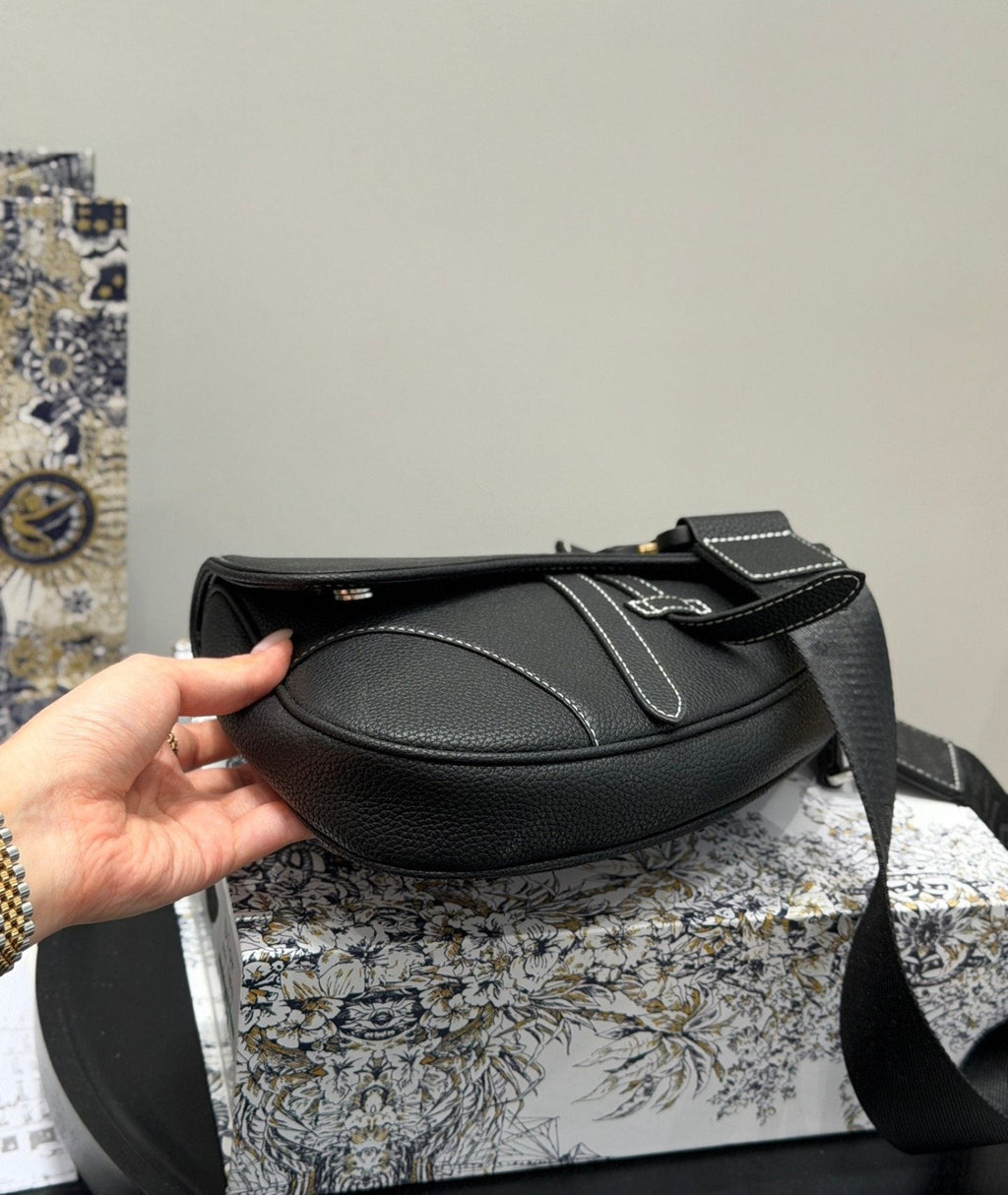 Dior Homme Saddle Crossbody Bag — detail