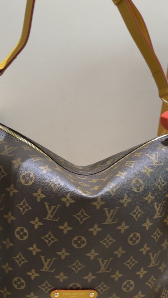Louis Vuitton Vagabond Monogram Hobo Shoulder Bag — detail