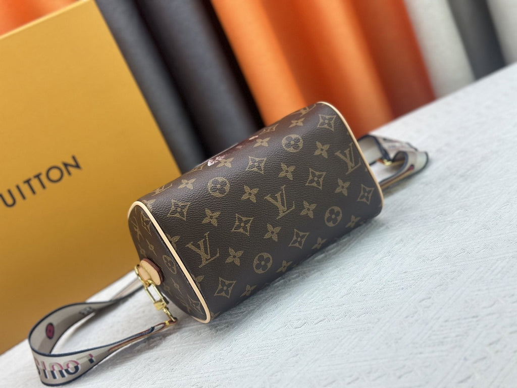 Louis Vuitton Speedy Bandoulière Character Monogram Bag — detail