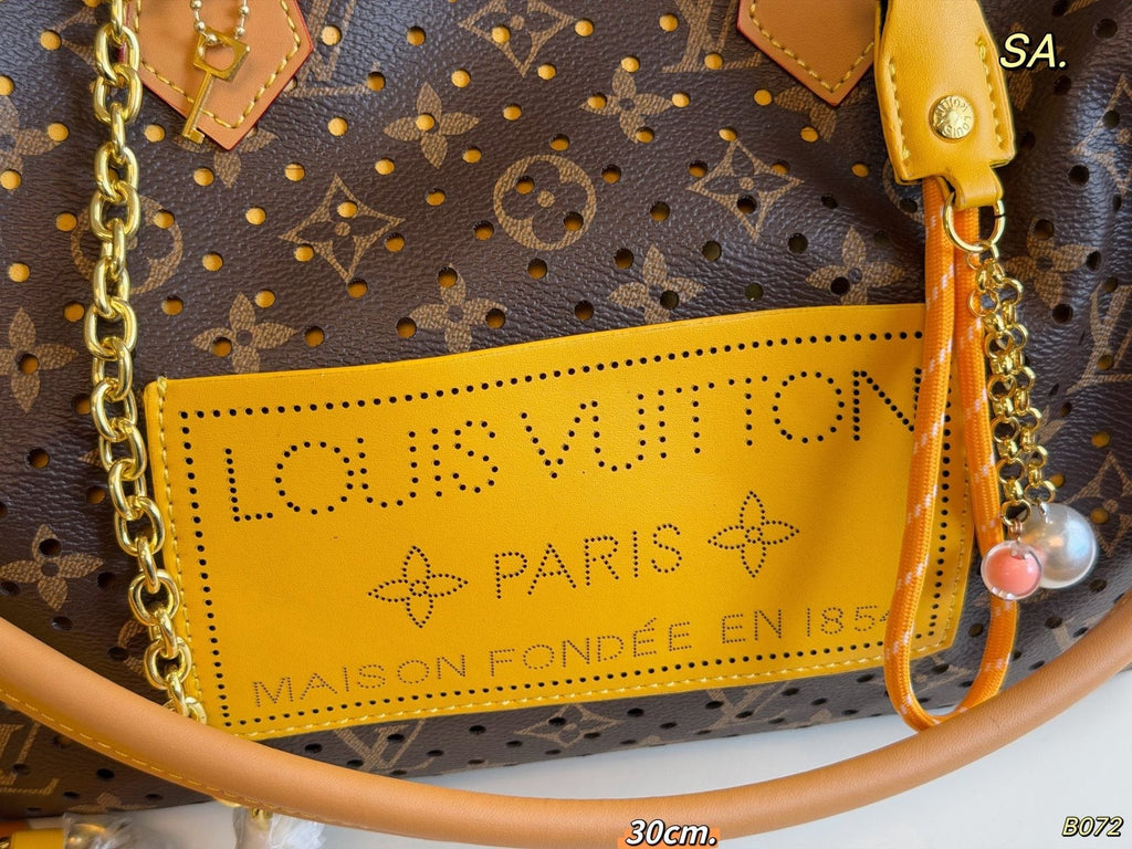 Louis Vuitton Speedy Monogram Boston Bag — detail