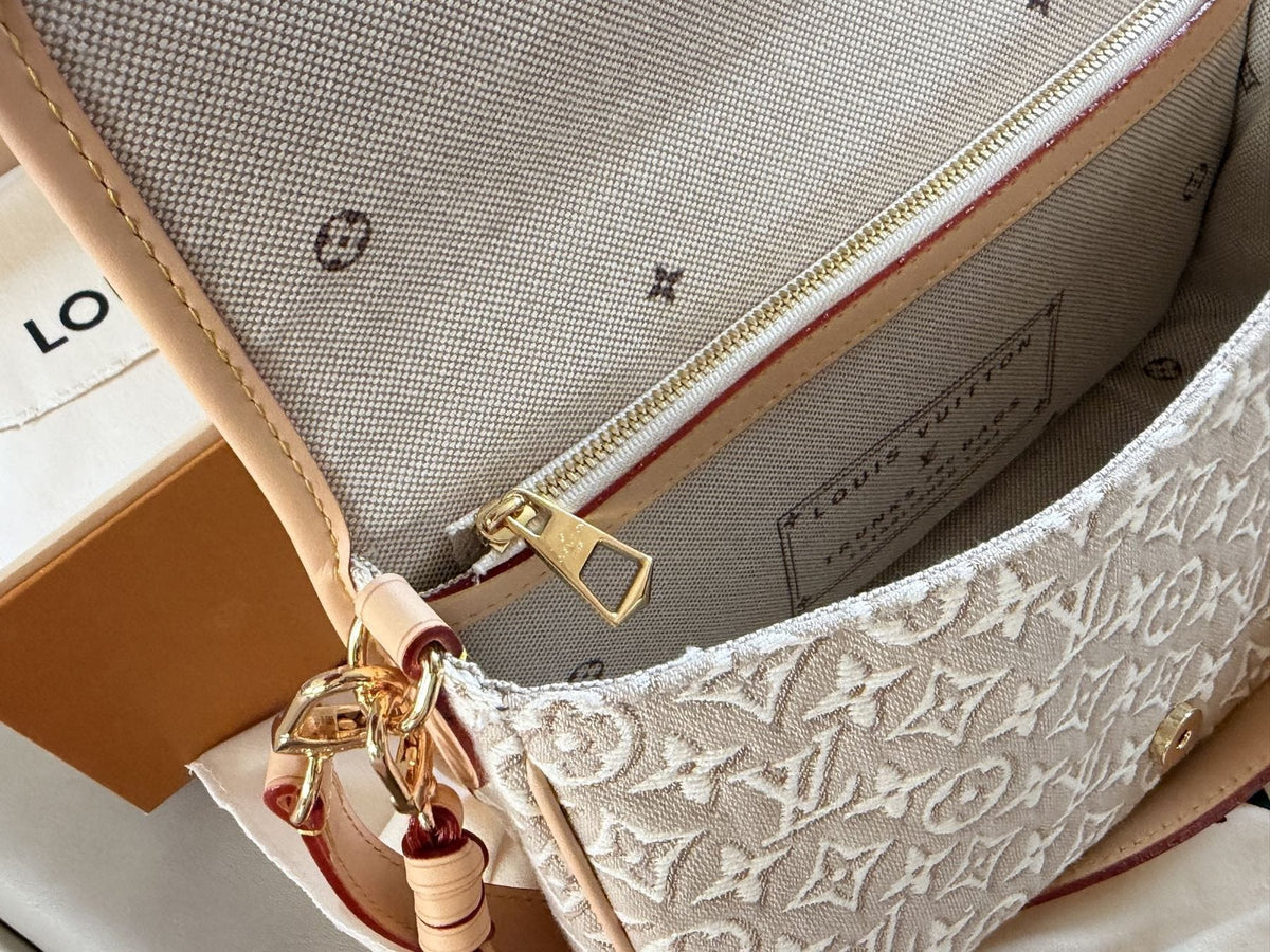 Louis Vuitton Diane Monogram Shoulder Bag — detail
