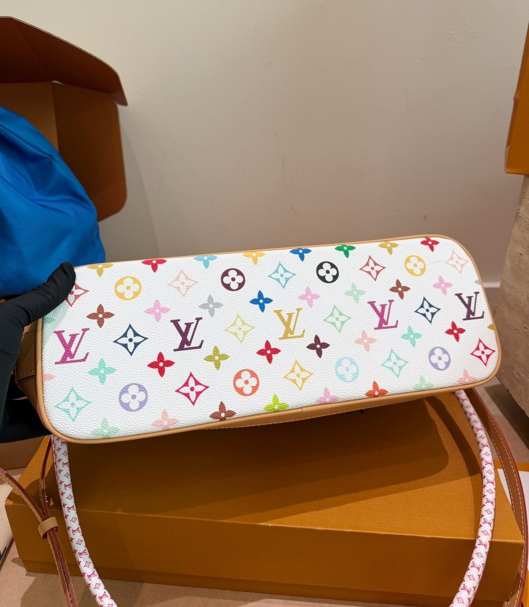 Louis Vuitton Alma White Multicolored Monogram Handbag — detail