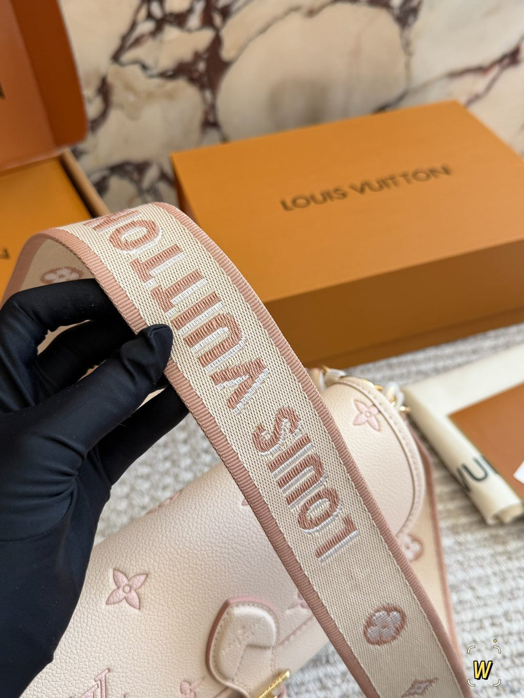 Louis Vuitton Diane Pink Monogram Shoulder Bag — detail