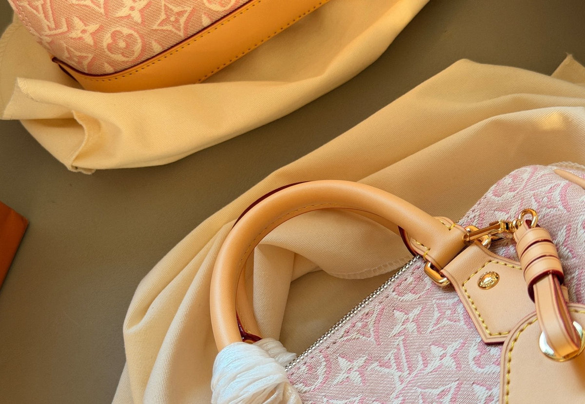 Louis Vuitton Speedy Monogram Barrel Handbag — detail