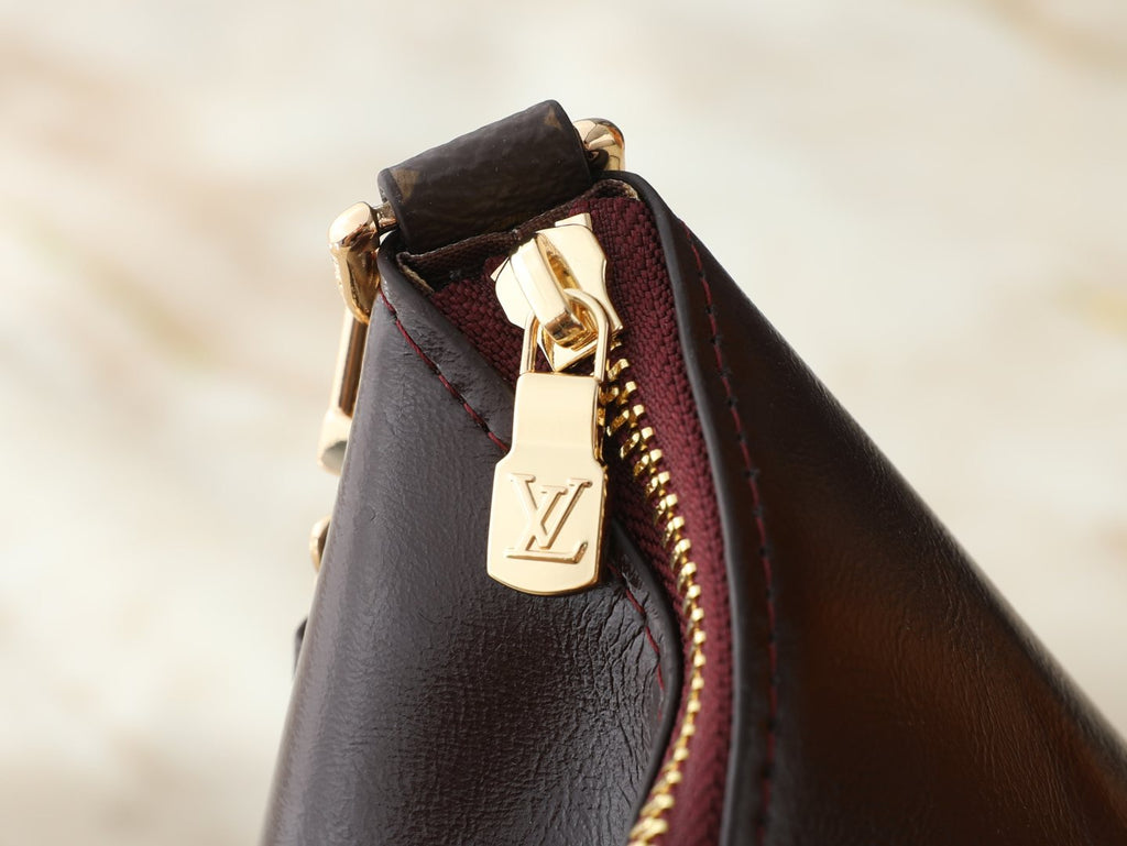 Louis Vuitton Multipass Chain Shoulder Bag — detail