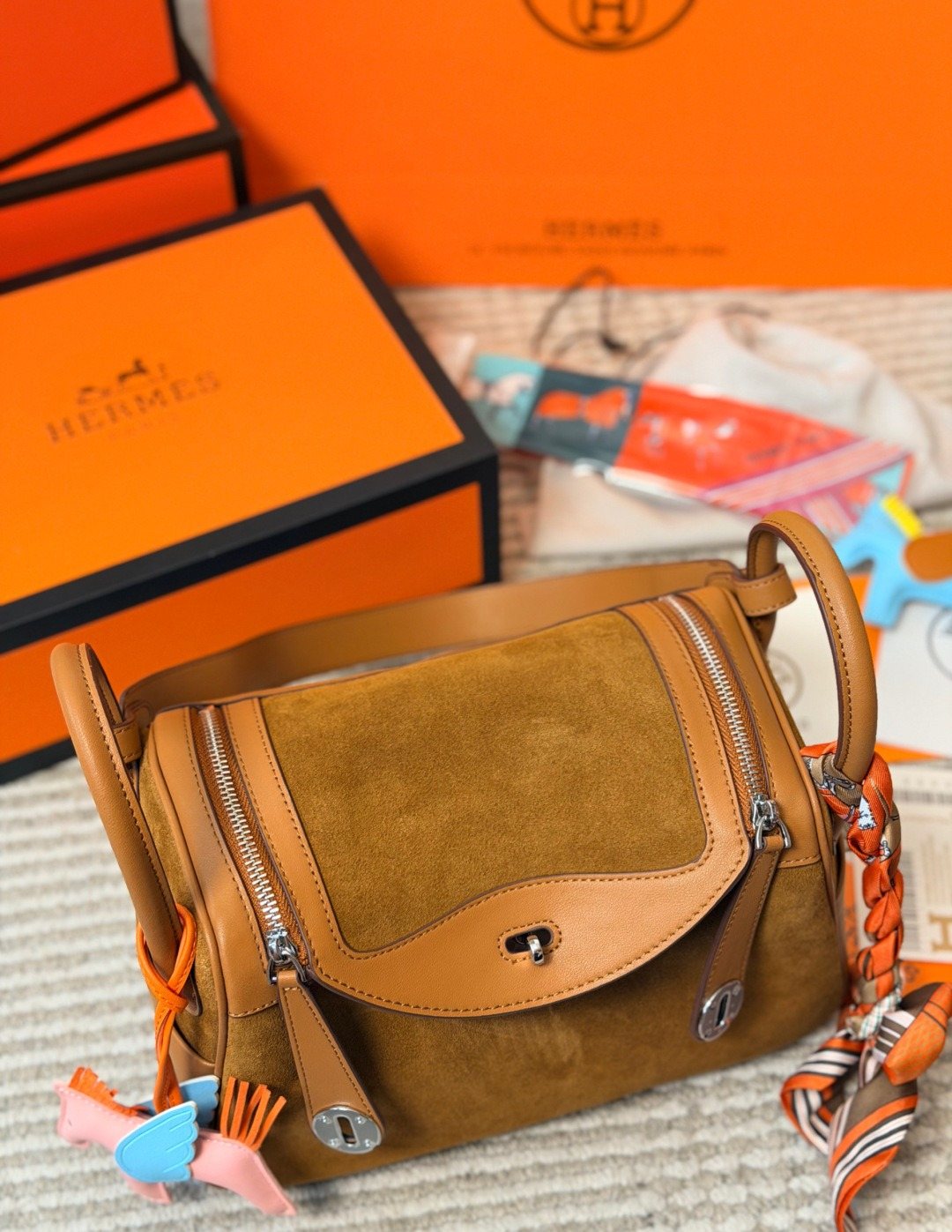 Hermès Lindy Textured Handbag — front