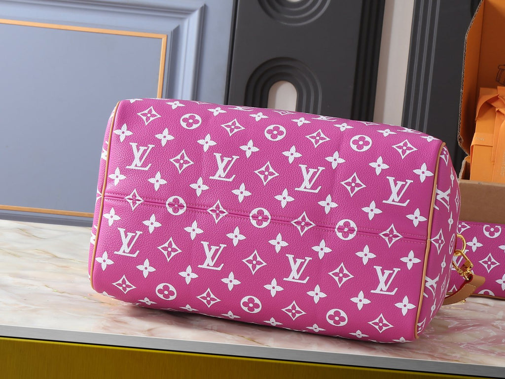 Louis Vuitton Speedy Bandoulière Monogram Duffel Bag — detail