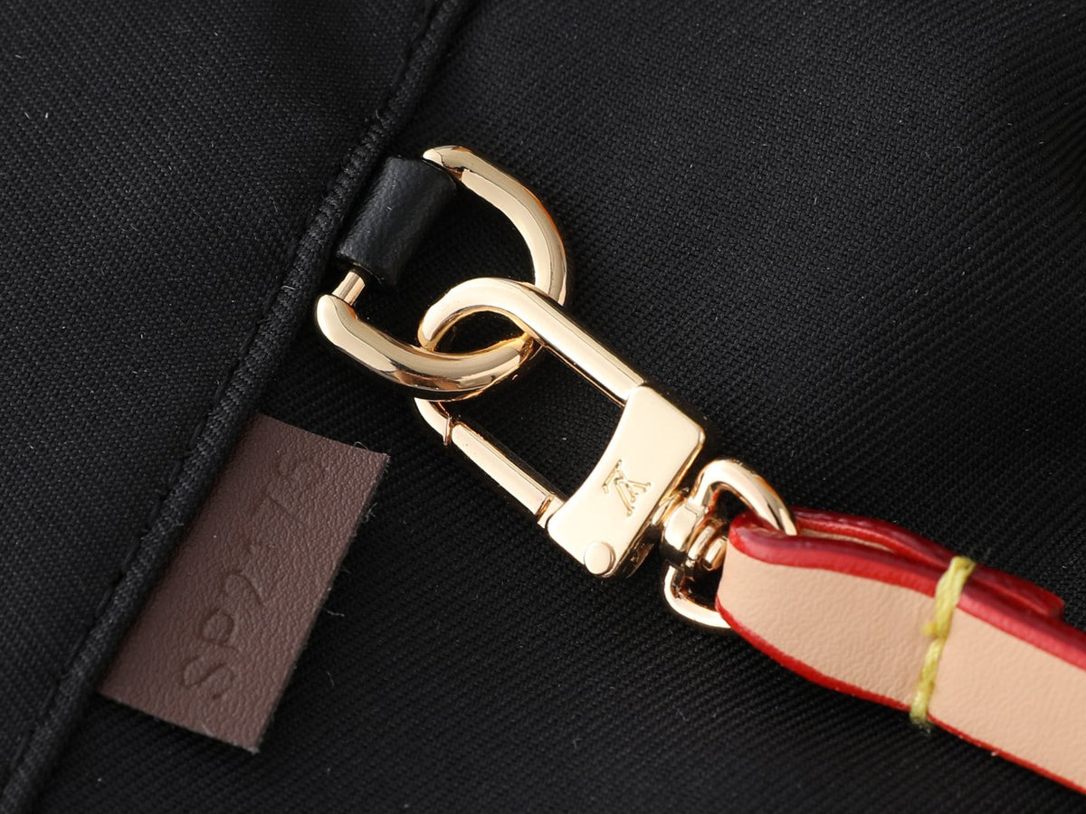 Louis Vuitton Carry It Monogram Animal Artwork Tote — detail