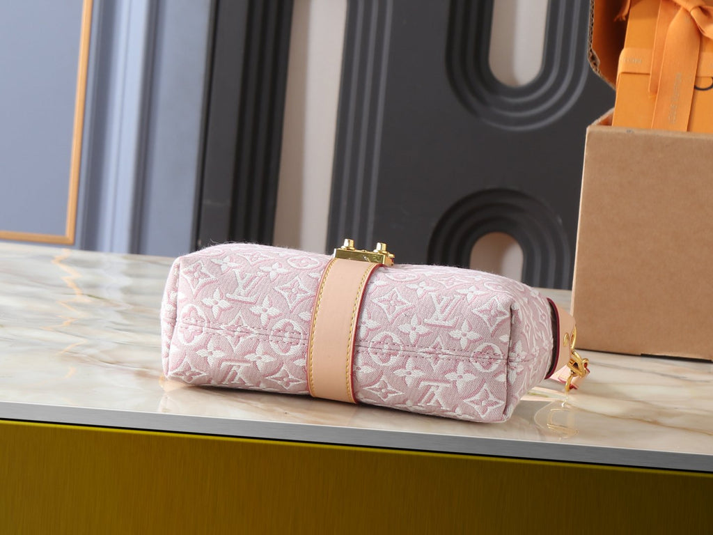 Louis Vuitton Pochette Mia Monogram Shoulder Bag — detail