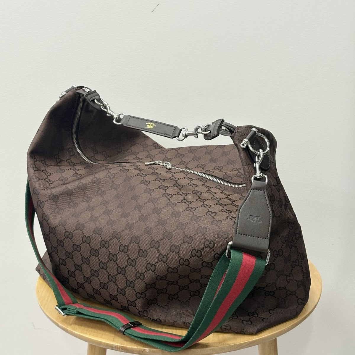 Gucci Curved-Pocket Linked-Handle Shoulder Bag — front