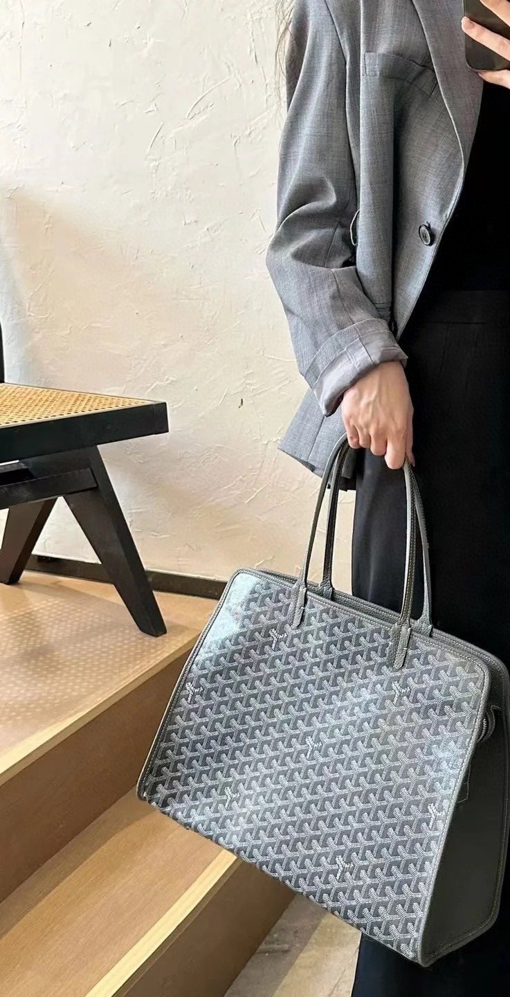Goyard Hardy Patterned Tote Bag — model