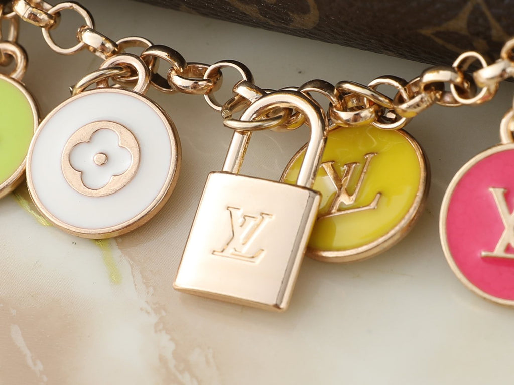 Louis Vuitton Pouch Metis Monogram Chain-Strap Pouch — detail