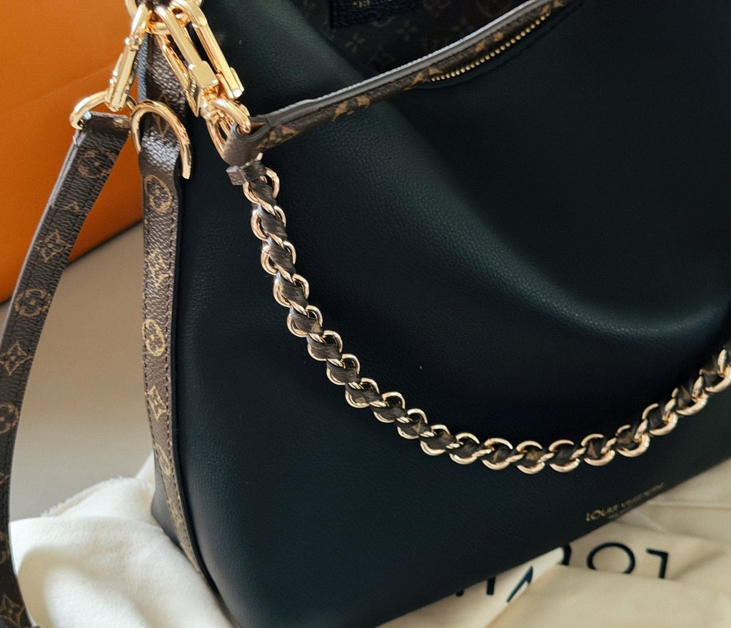 Louis Vuitton Multipass Black Leather Shoulder Bag — detail