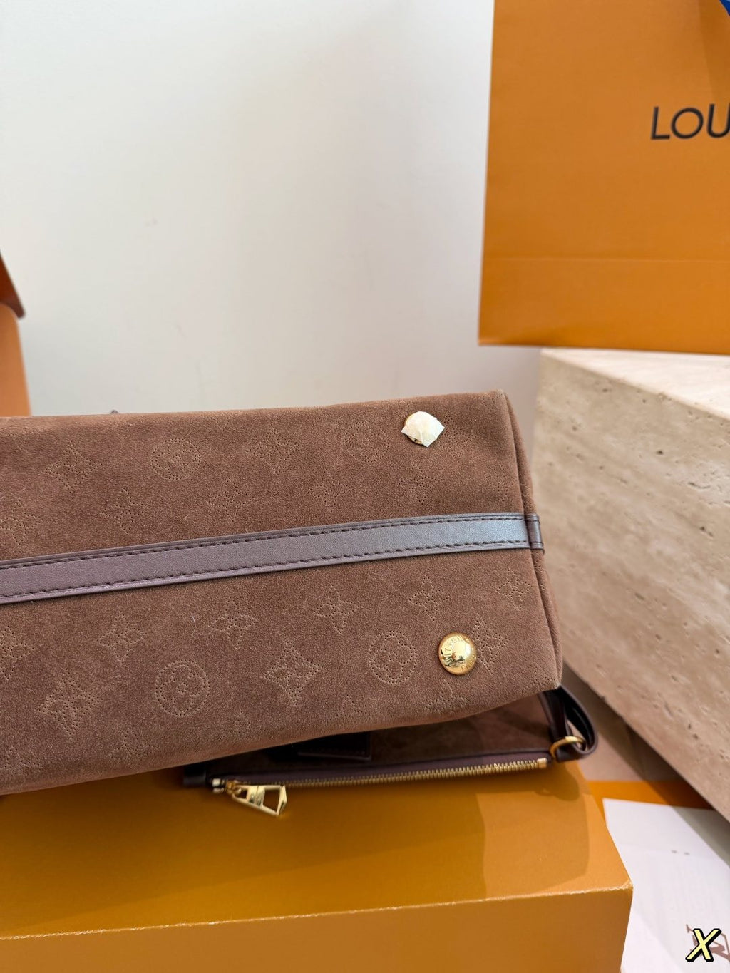 Louis Vuitton Carryall Fuzzy-Trim Tote Bag — detail
