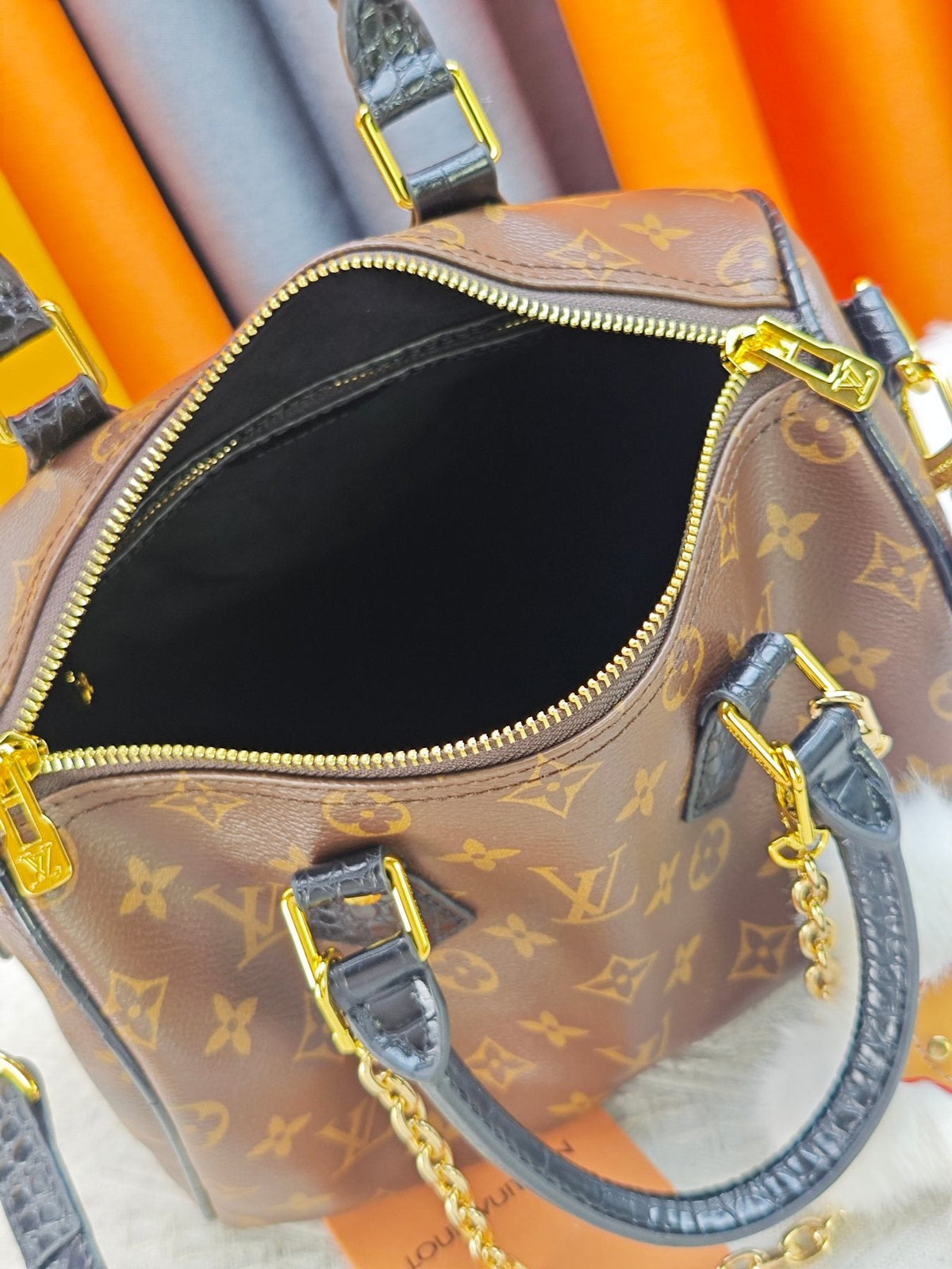 Louis Vuitton Speedy Bandoulière Monogram Satchel with Flower Ornament — detail