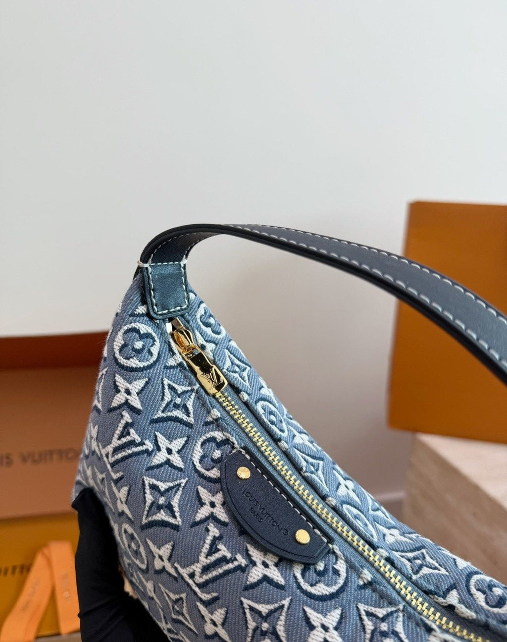 Louis Vuitton Pochette Hills Blue-Gray Monogram Bag — detail