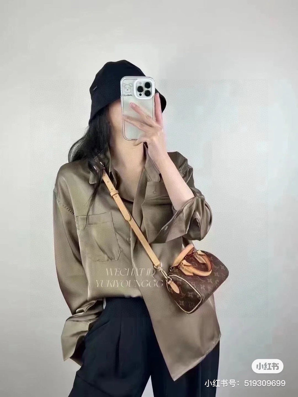 Louis Vuitton Nano Speedy Satchel — model