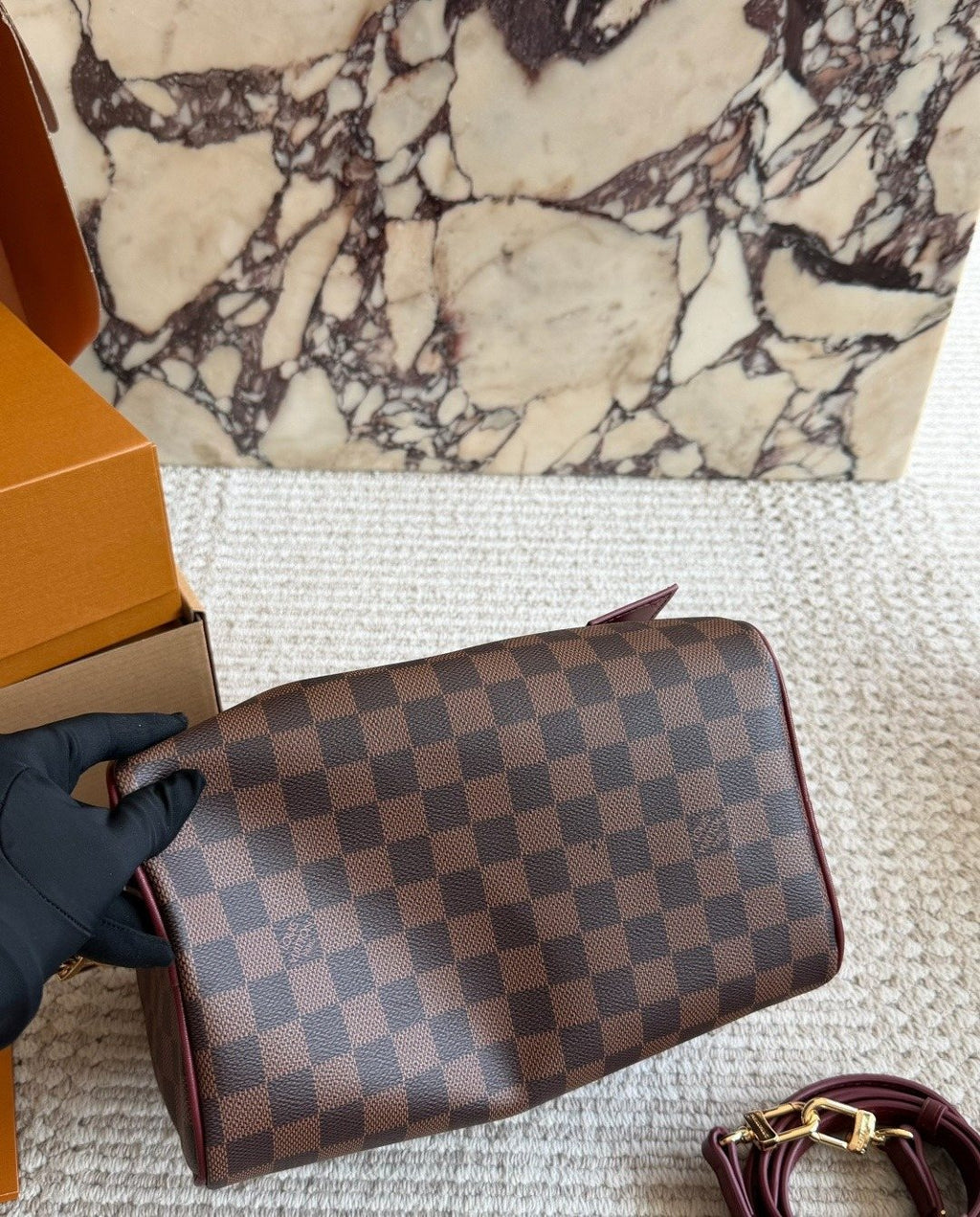 Louis Vuitton Speedy Checkerboard Bag with Burgundy Trim — detail