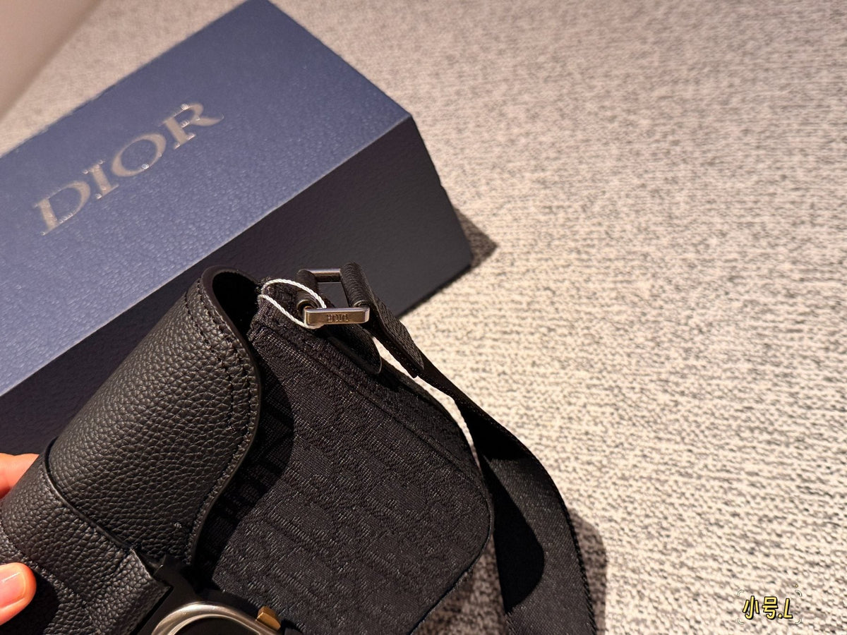 Dior Saddle Crossbody Bag with Curved Flap — detail
