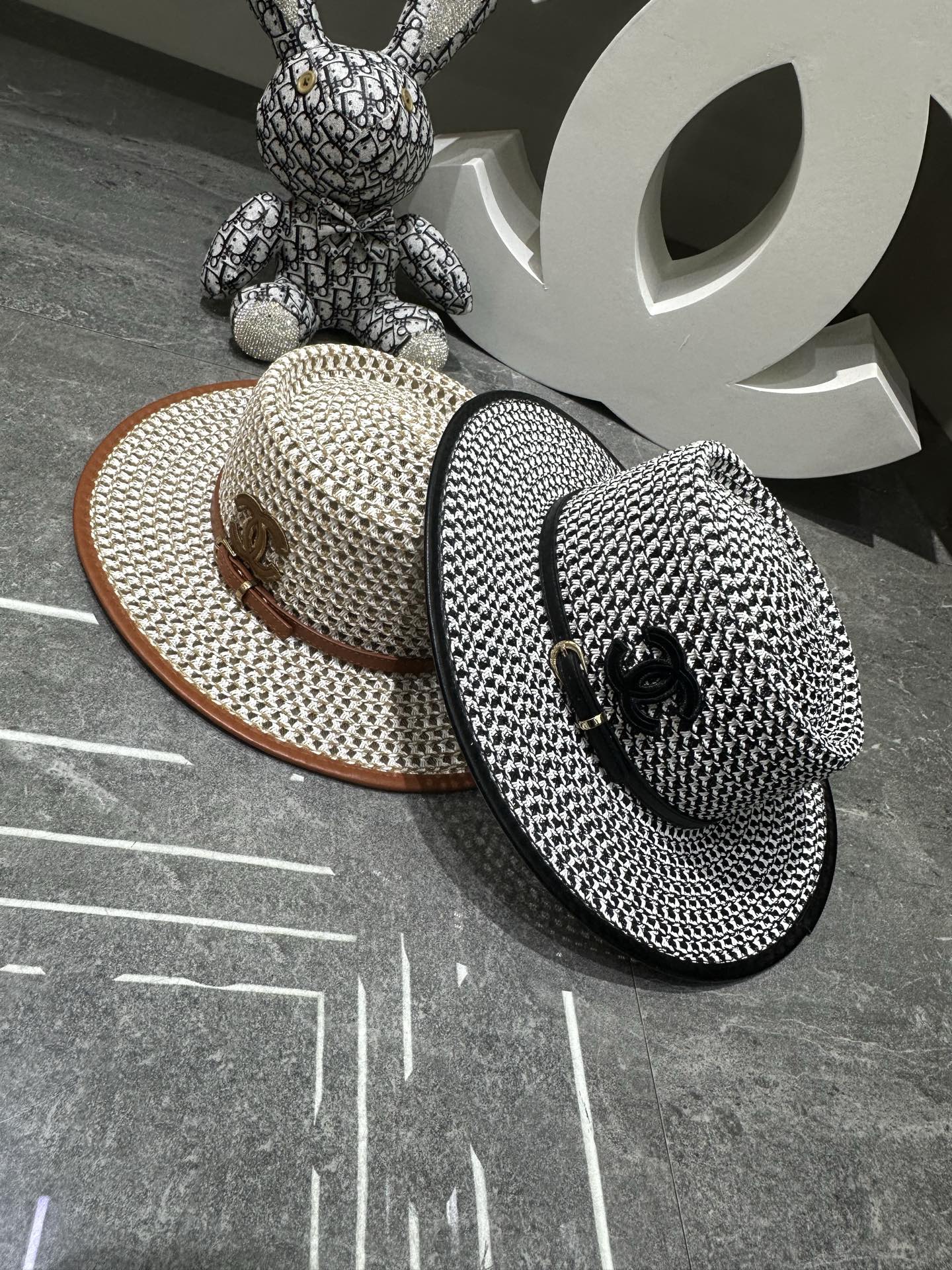 Sailin Concave Top Edged Flat Cap